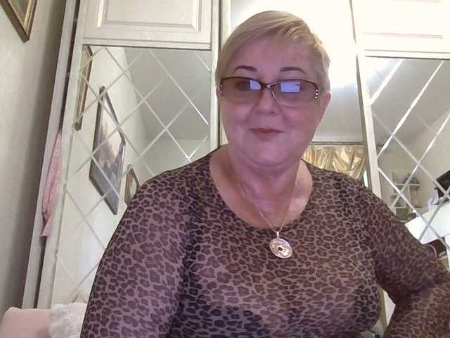 KarinkaSweet live cam on BongaCams