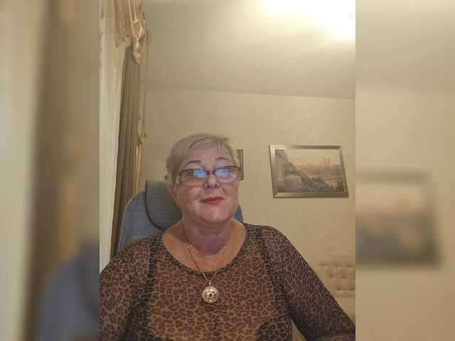 KarinkaSweet live cam on BongaCams