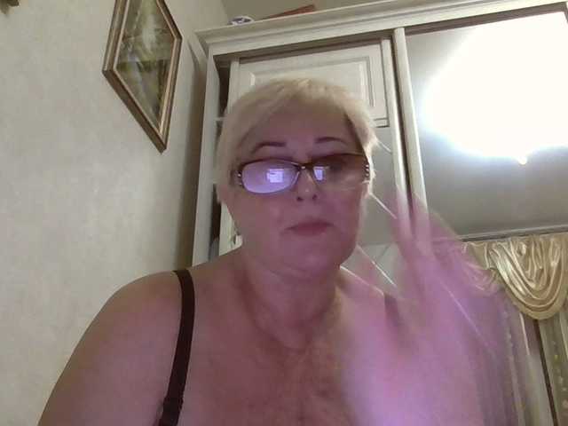KarinkaSweet live cam on BongaCams