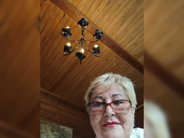 KarinkaSweet live cam on BongaCams