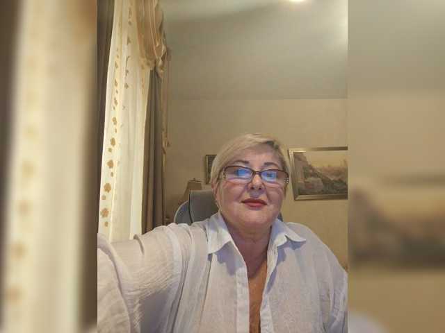 KarinkaSweet live cam on BongaCams