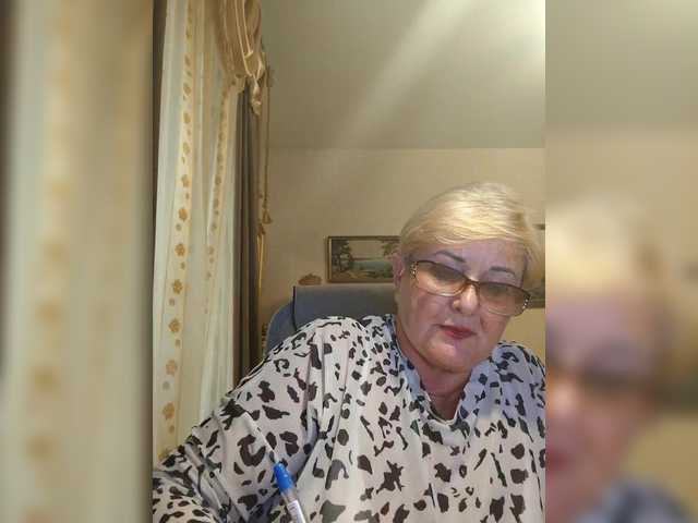 KarinkaSweet live cam on BongaCams