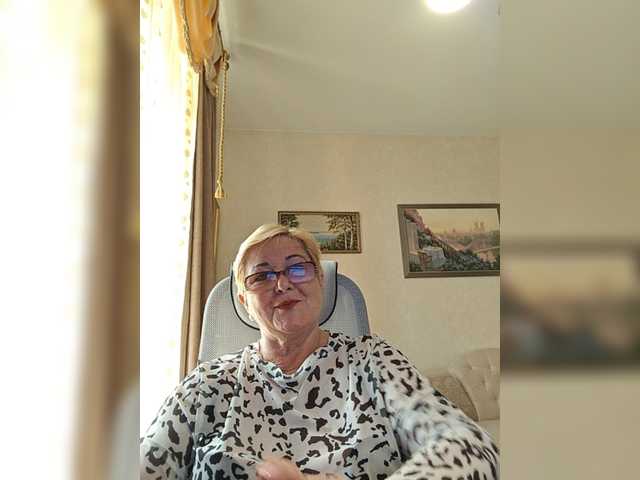 KarinkaSweet live webcam show