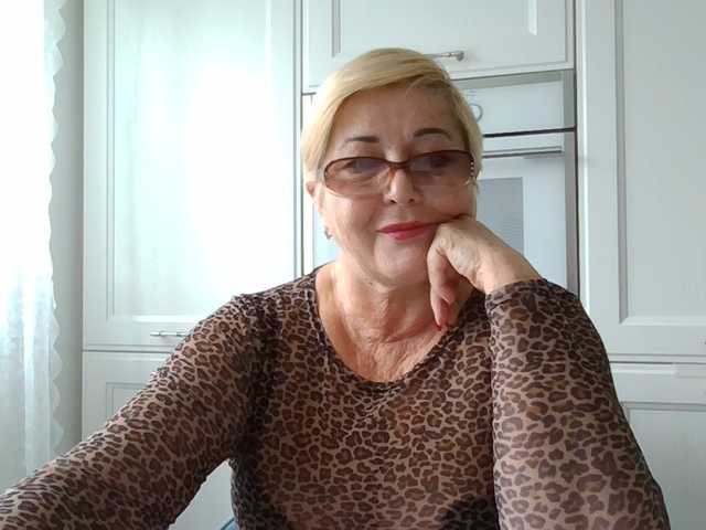 KarinkaSweet — live female cam
