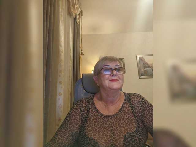 KarinkaSweet live cam on BongaCams