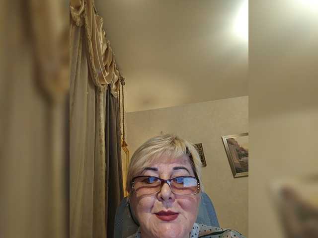 KarinkaSweet live cam preview
