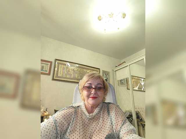 KarinkaSweet's BongaCams show and profile