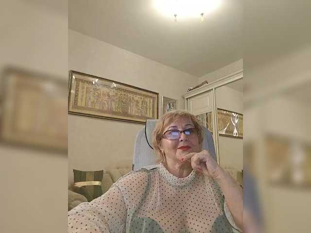 KarinkaSweet's BongaCams show and profile