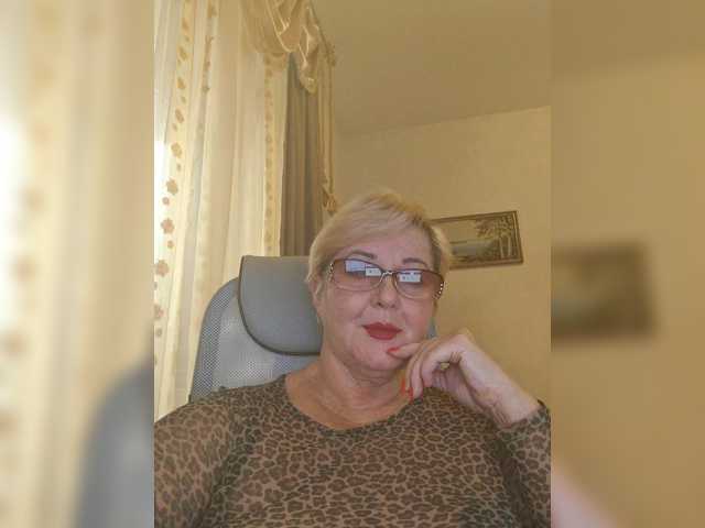 KarinkaSweet live cam on BongaCams