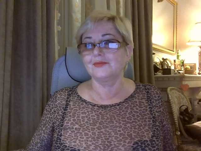 KarinkaSweet live cam on BongaCams