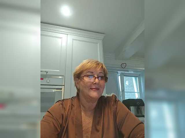 KarinkaSweet live cam on BongaCams