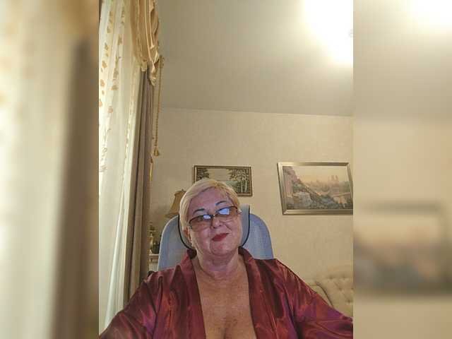 KarinkaSweet live cam on BongaCams