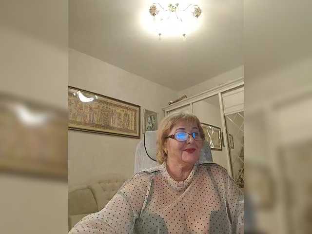 KarinkaSweet's BongaCams show and profile