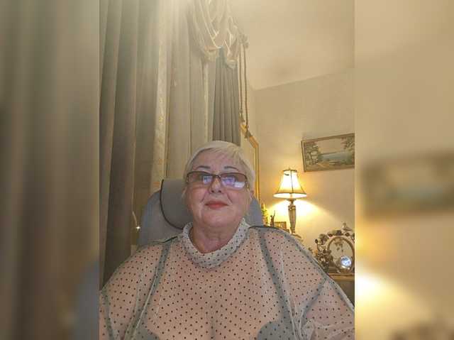 KarinkaSweet live cam on BongaCams