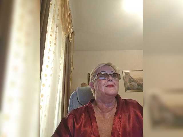 KarinkaSweet live cam on BongaCams