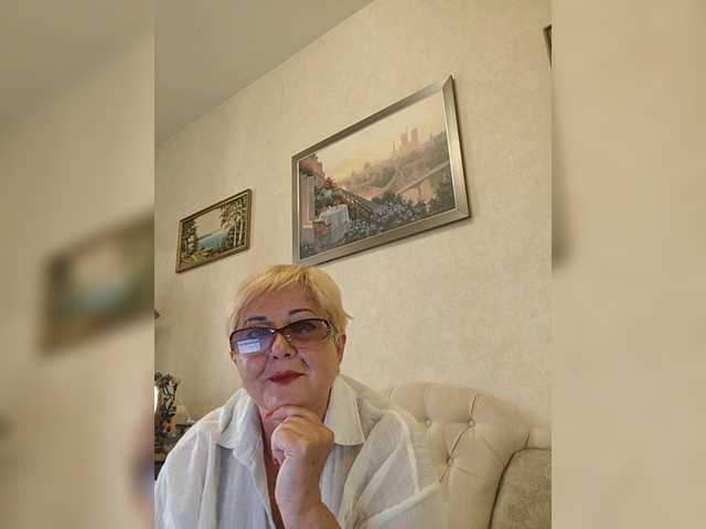 KarinkaSweet live cam on BongaCams