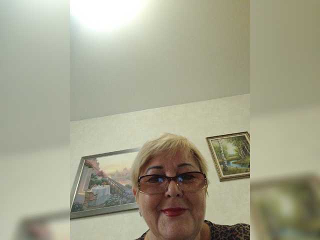 KarinkaSweet live cam on BongaCams