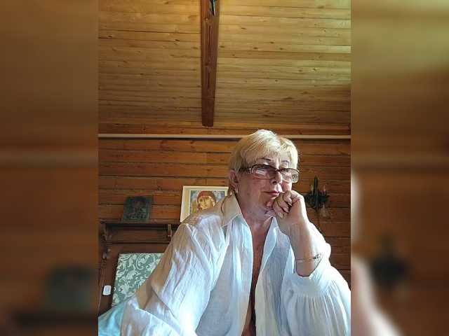 KarinkaSweet live cam on BongaCams