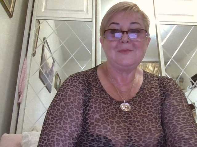 KarinkaSweet live cam on BongaCams