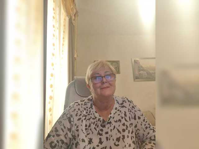 KarinkaSweet live webcam show