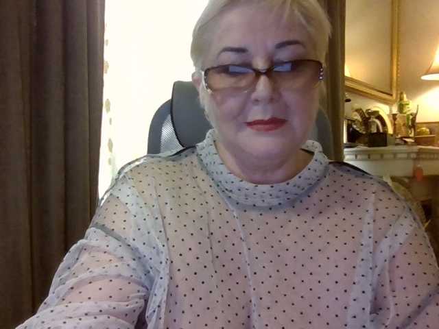 KarinkaSweet live cam on BongaCams