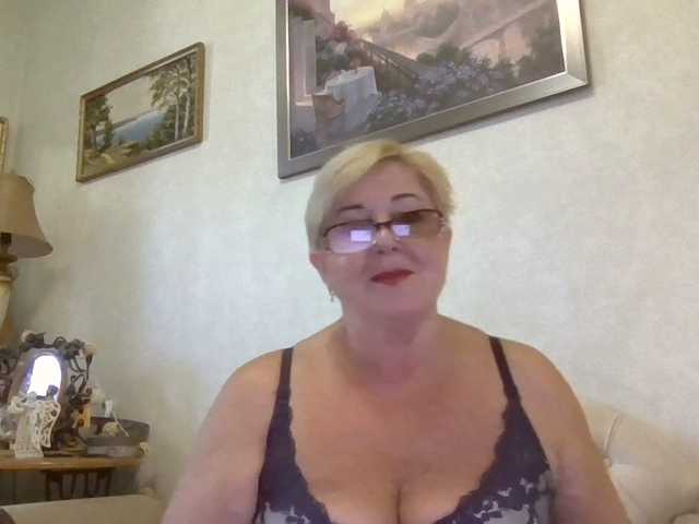 KarinkaSweet live cam on BongaCams