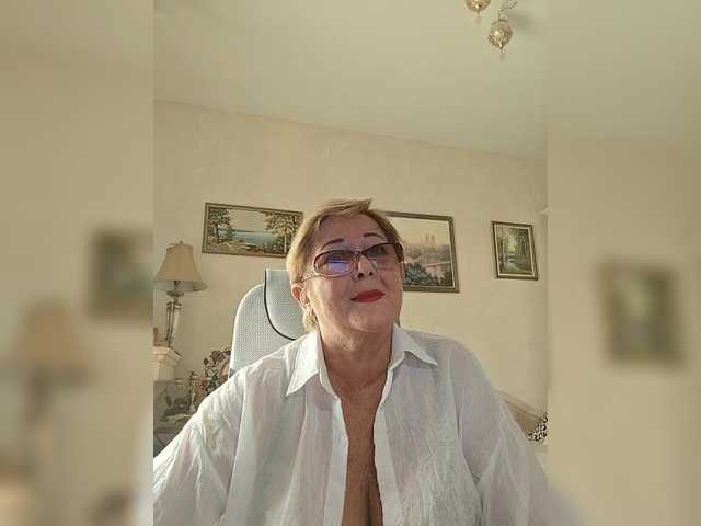 KarinkaSweet live cam on BongaCams