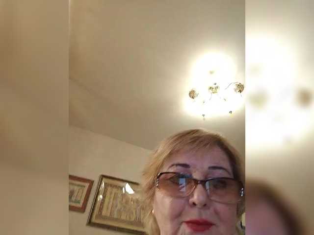 KarinkaSweet's BongaCams show and profile