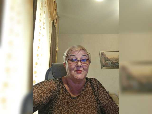 KarinkaSweet live cam on BongaCams