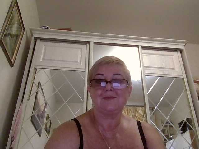 KarinkaSweet live cam on BongaCams