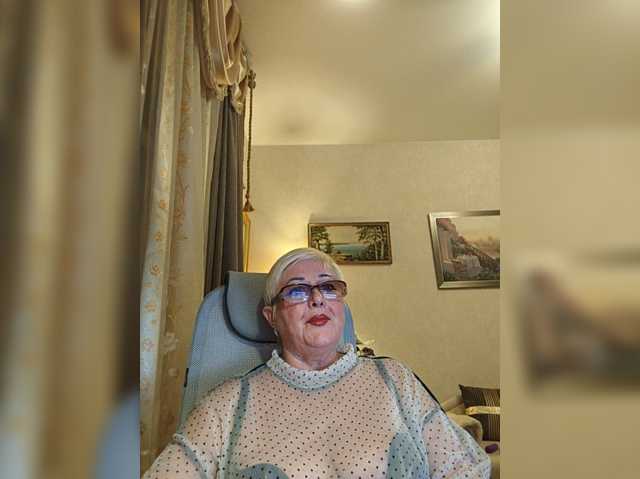 KarinkaSweet live cam on BongaCams