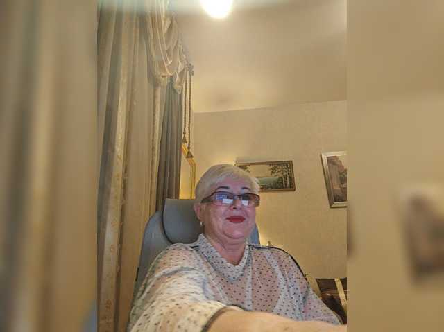 KarinkaSweet live cam on BongaCams
