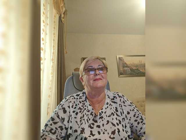 KarinkaSweet live webcam show