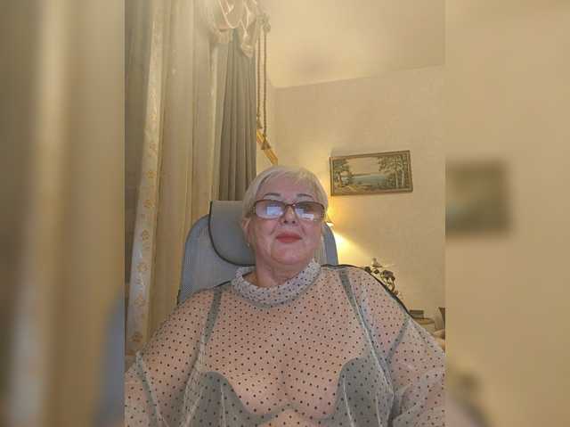 KarinkaSweet live cam on BongaCams