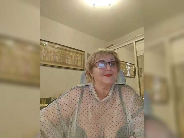 KarinkaSweet's BongaCams show and profile