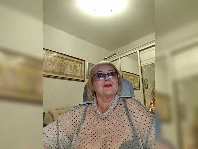 KarinkaSweet's BongaCams show and profile