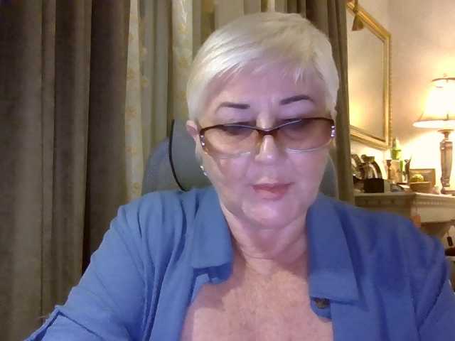 KarinkaSweet live cam on BongaCams
