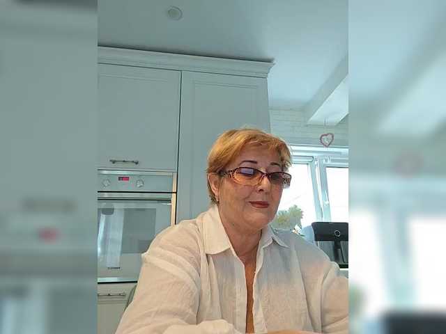 KarinkaSweet live cam on BongaCams