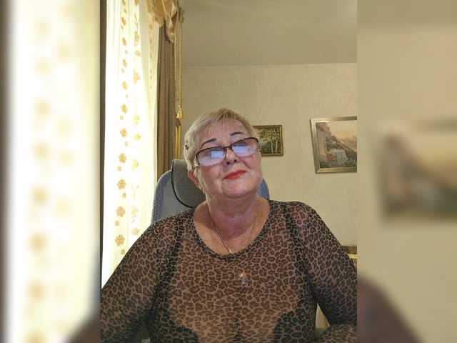 KarinkaSweet live cam on BongaCams
