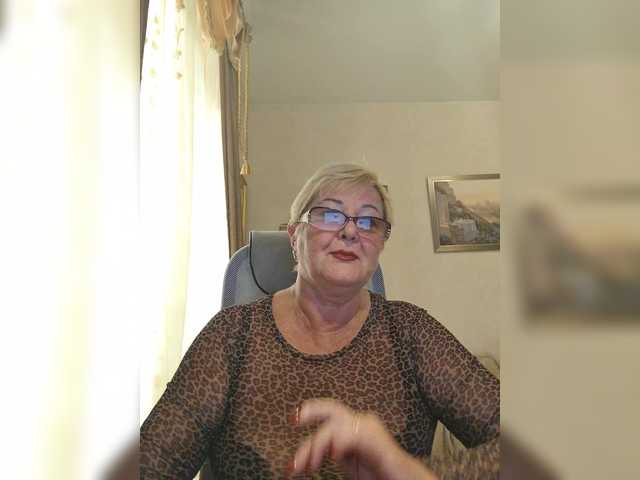 KarinkaSweet live cam on BongaCams