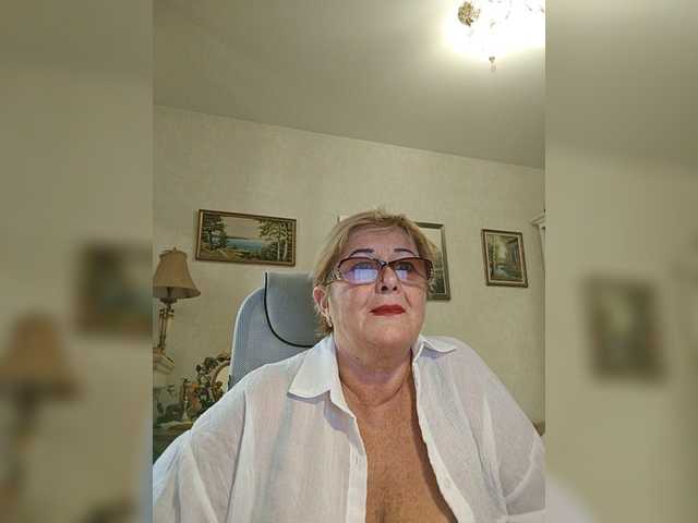 KarinkaSweet live cam on BongaCams