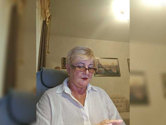 KarinkaSweet live cam on BongaCams