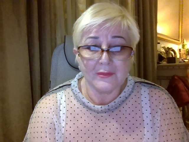 KarinkaSweet live cam on BongaCams