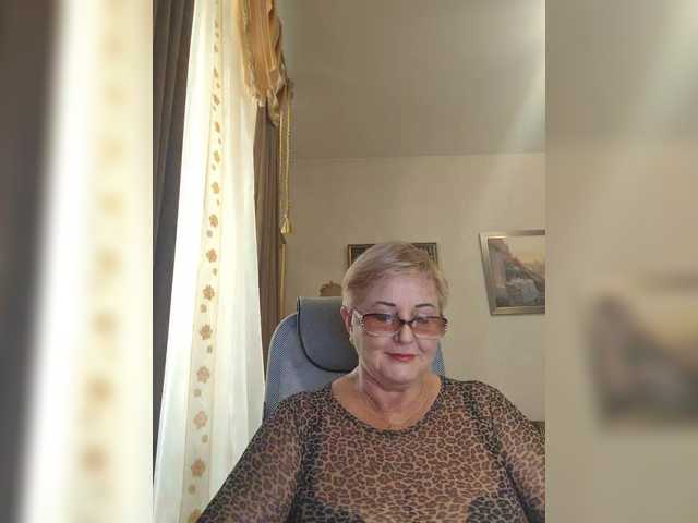 KarinkaSweet live cam on BongaCams