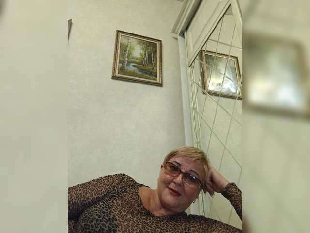 KarinkaSweet live cam on BongaCams