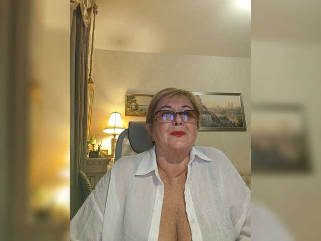 KarinkaSweet live cam on BongaCams
