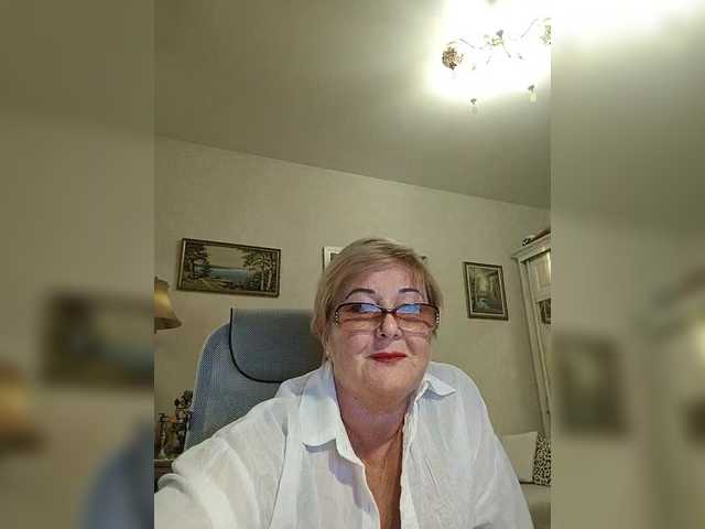 KarinkaSweet live cam on BongaCams