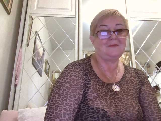 KarinkaSweet live cam on BongaCams