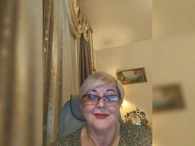 KarinkaSweet live cam on BongaCams