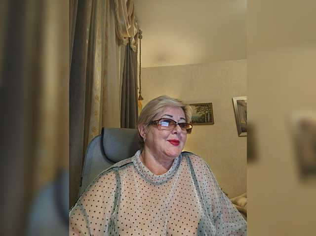 KarinkaSweet live cam on BongaCams